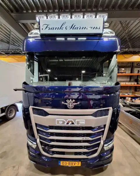 Afgeleverde truck DAF XG 530 FT voor Frank Starmans Transporten B.V.