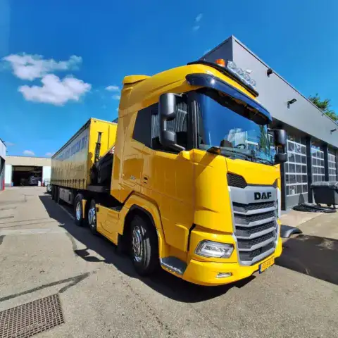 Ausgelieferter LKW DAF XF 530 FTG an Zuid-Nederlandse Buizen B.V.