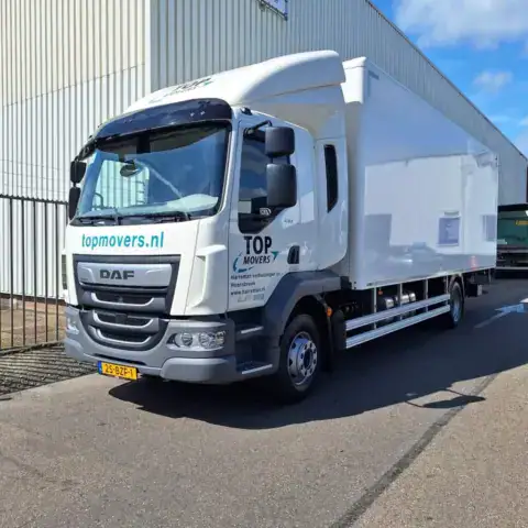 Ausgelieferter LKW DAF LF 210 FA an Harreman Verhuizingen B.V.